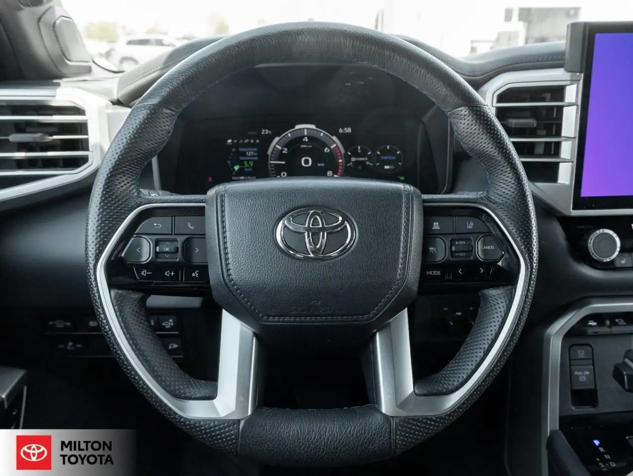 Toyota Sequoia снимка Toyota Sequoia