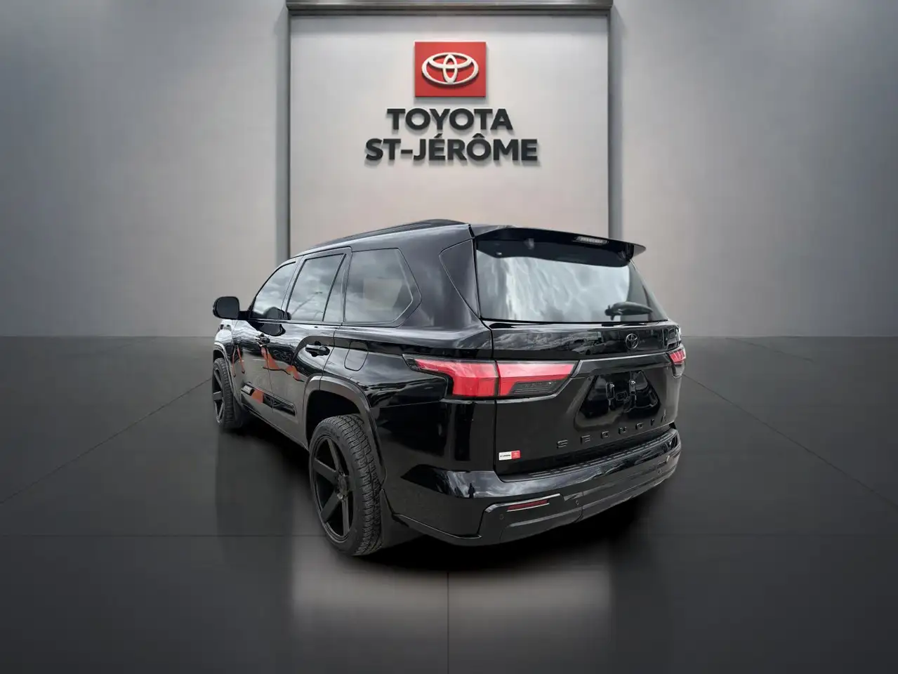 Toyota Sequoia снимка Toyota Sequoia