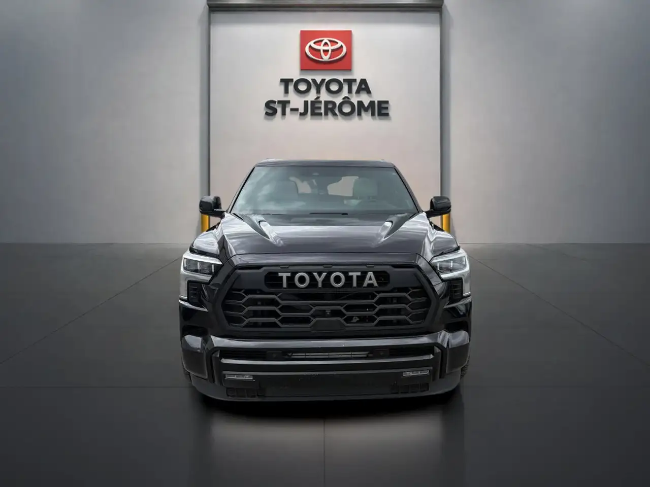 Toyota Sequoia снимка Toyota Sequoia