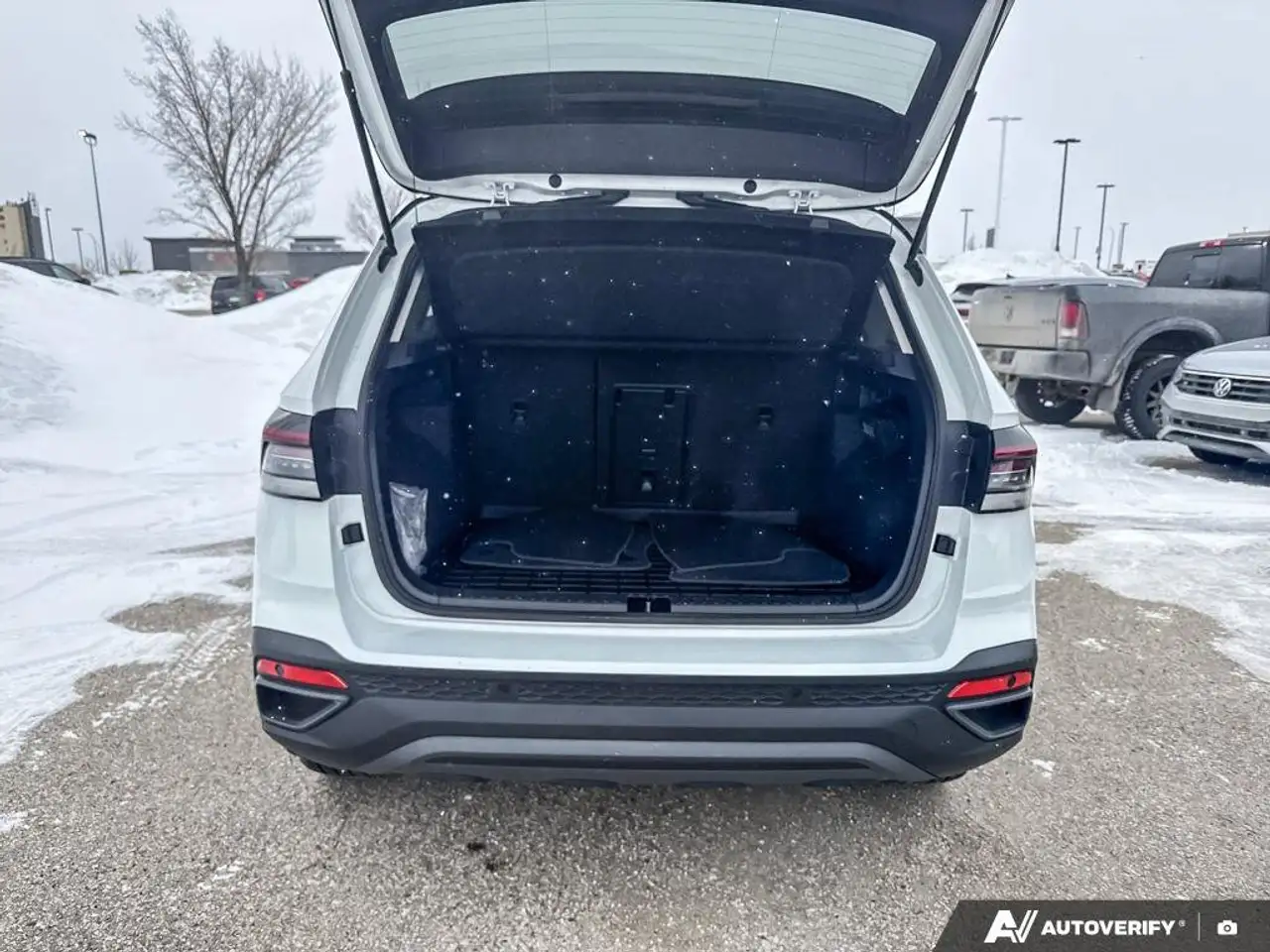 Volkswagen Taos снимка Volkswagen Taos
