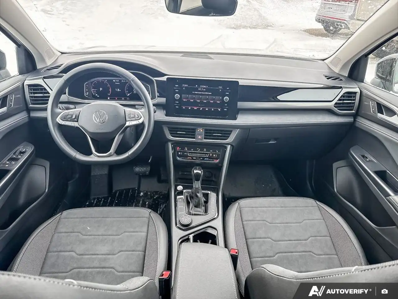 Volkswagen Taos снимка Volkswagen Taos