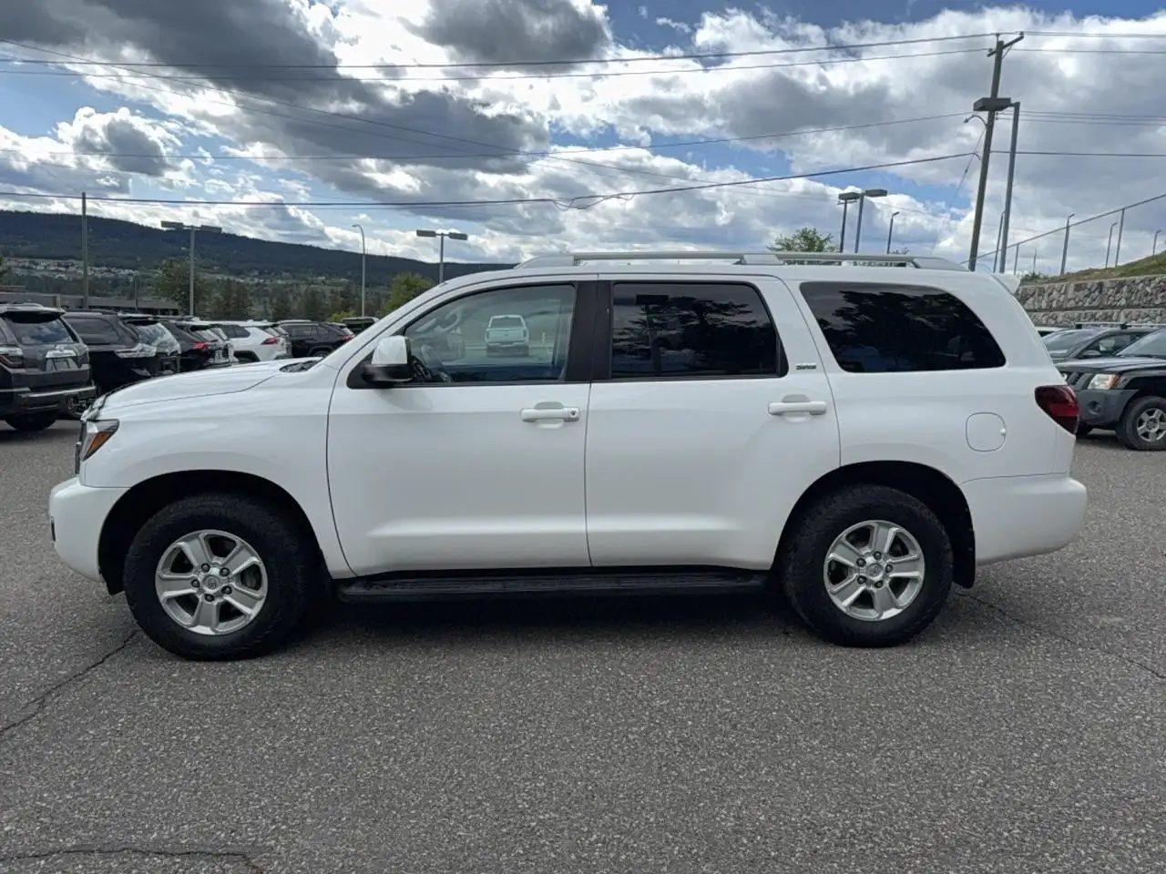 Toyota Sequoia photo Toyota Sequoia