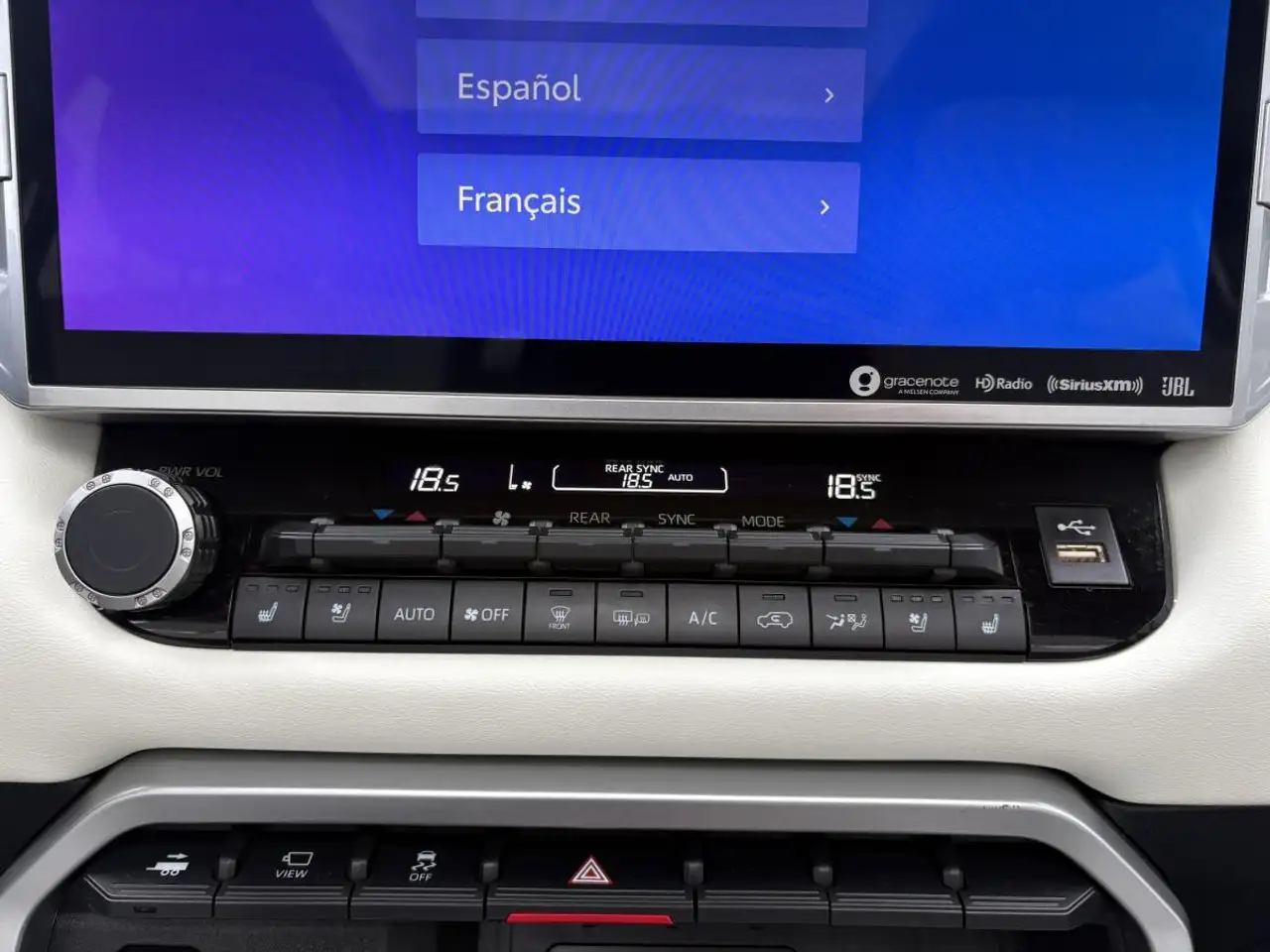 Toyota Sequoia снимка Toyota Sequoia