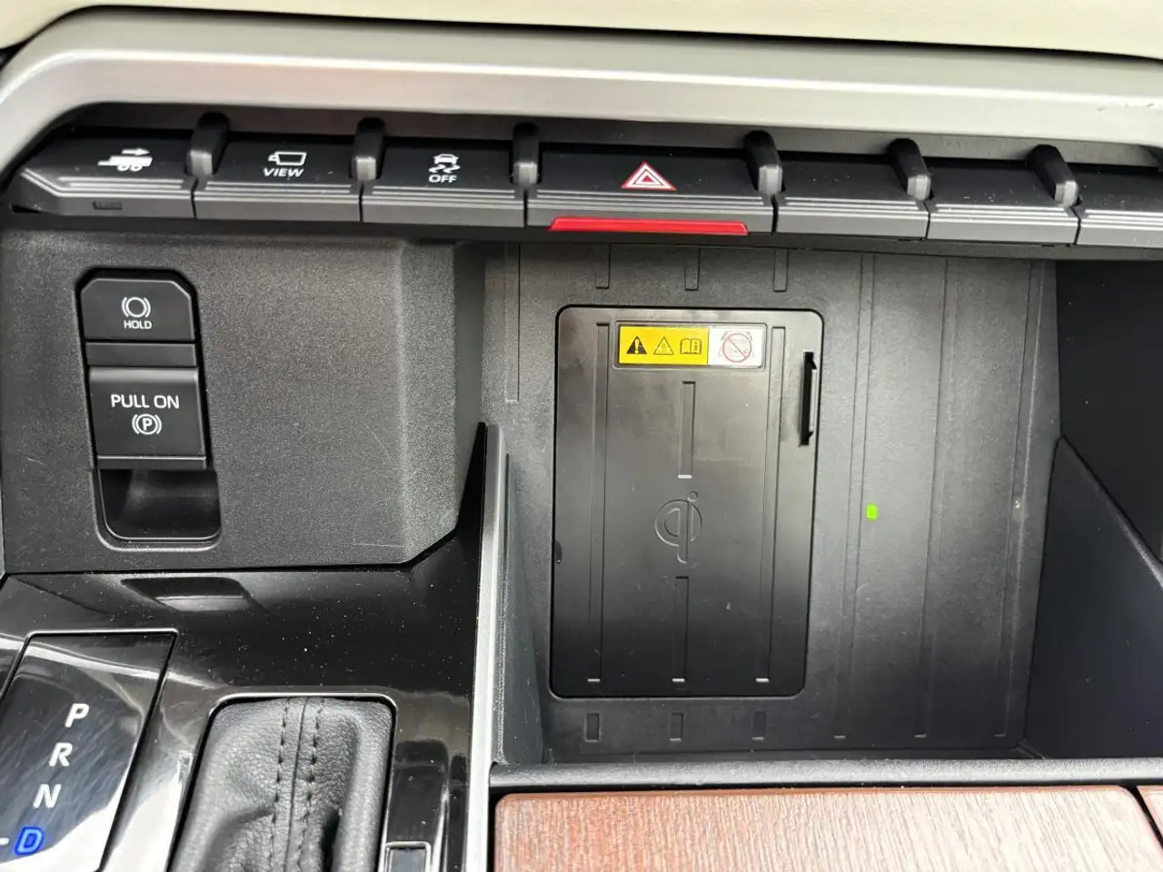 Toyota Sequoia снимка Toyota Sequoia
