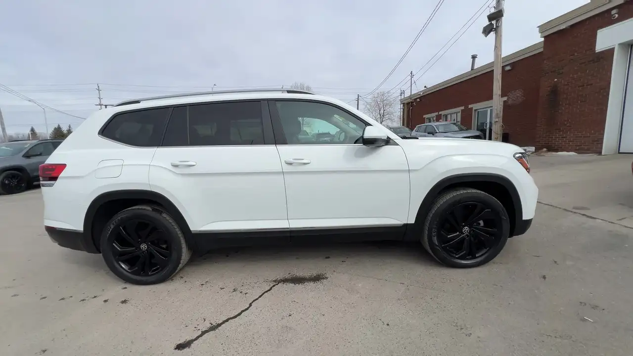 Volkswagen Atlas photo Volkswagen Atlas