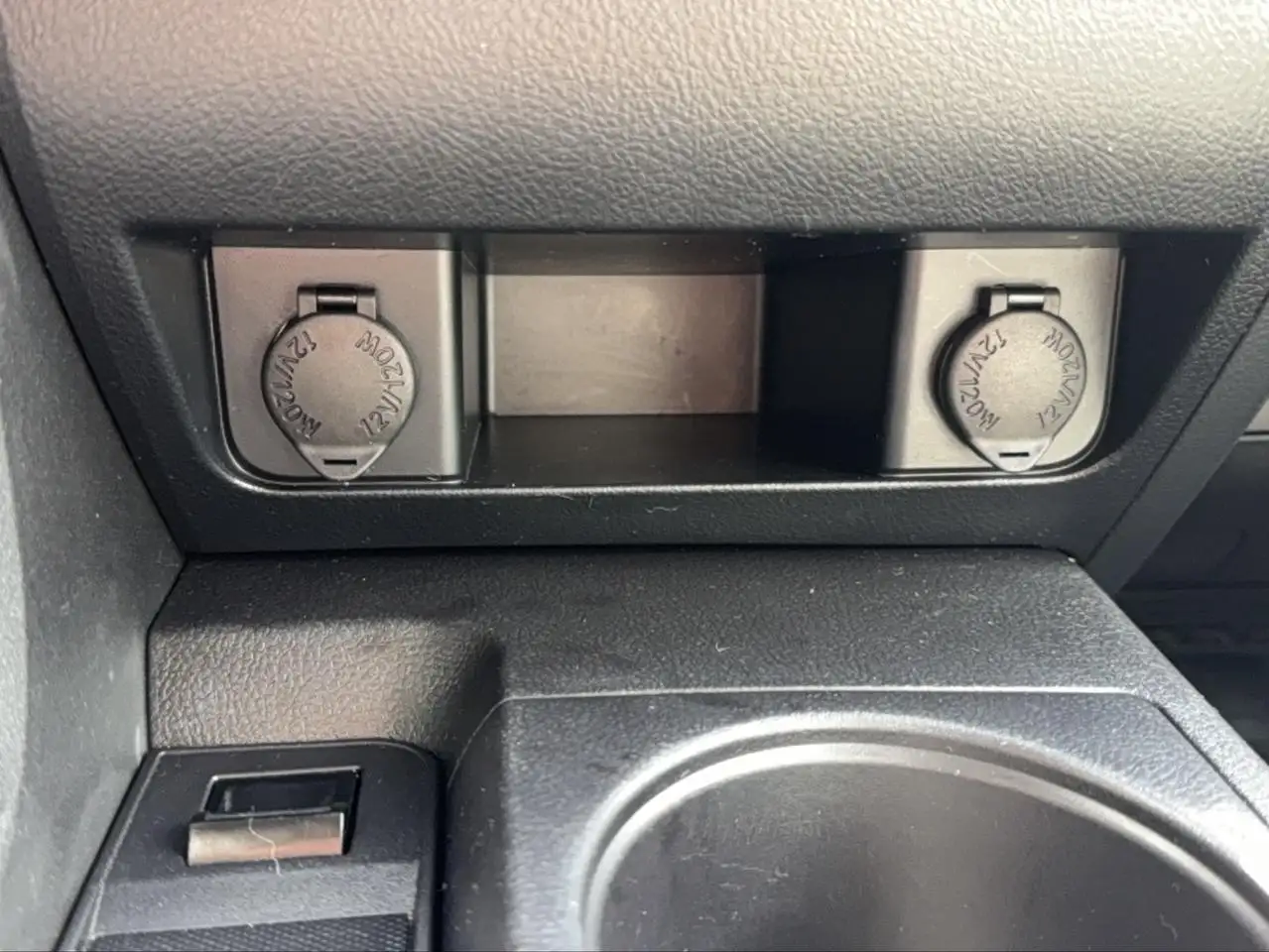 Toyota Sequoia photo Toyota Sequoia