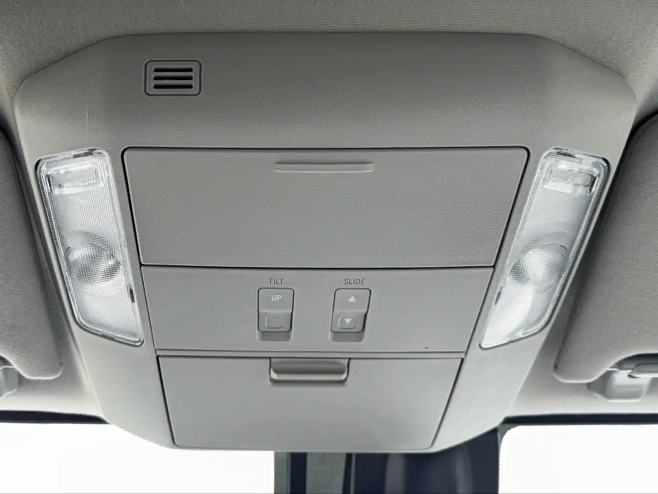 Toyota Sequoia photo Toyota Sequoia