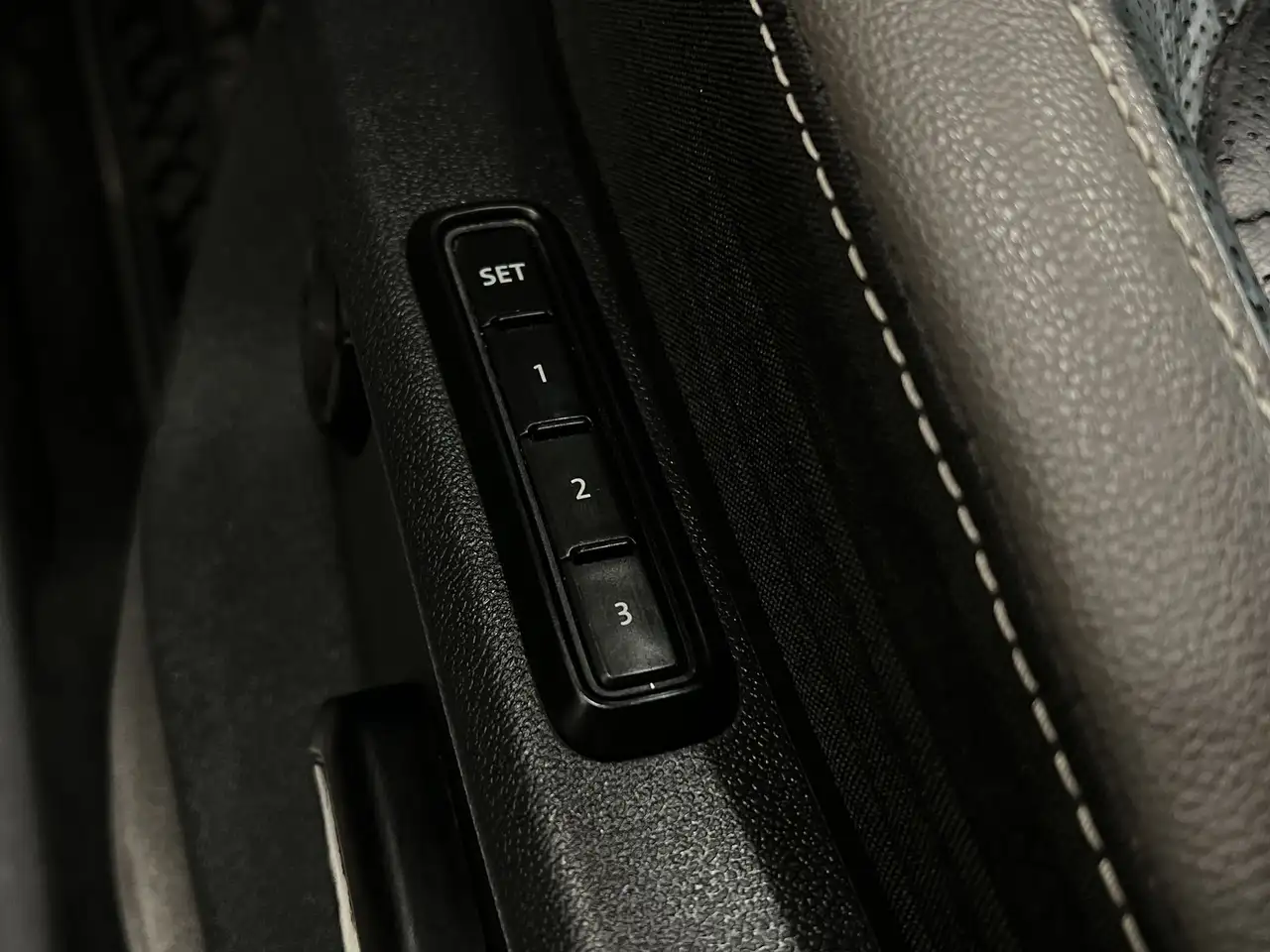 Volkswagen Atlas photo Volkswagen Atlas