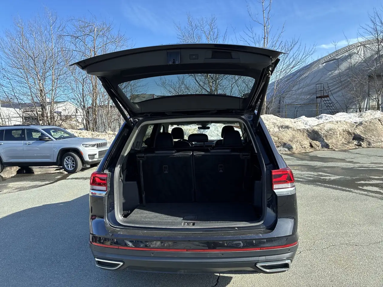 Volkswagen Atlas снимка Volkswagen Atlas