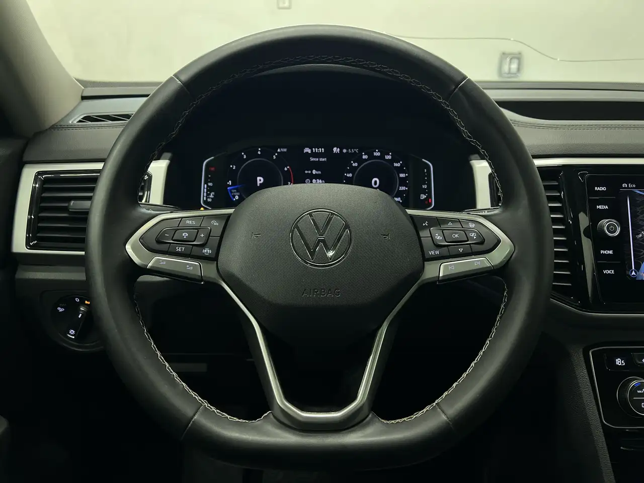 Volkswagen Atlas photo Volkswagen Atlas