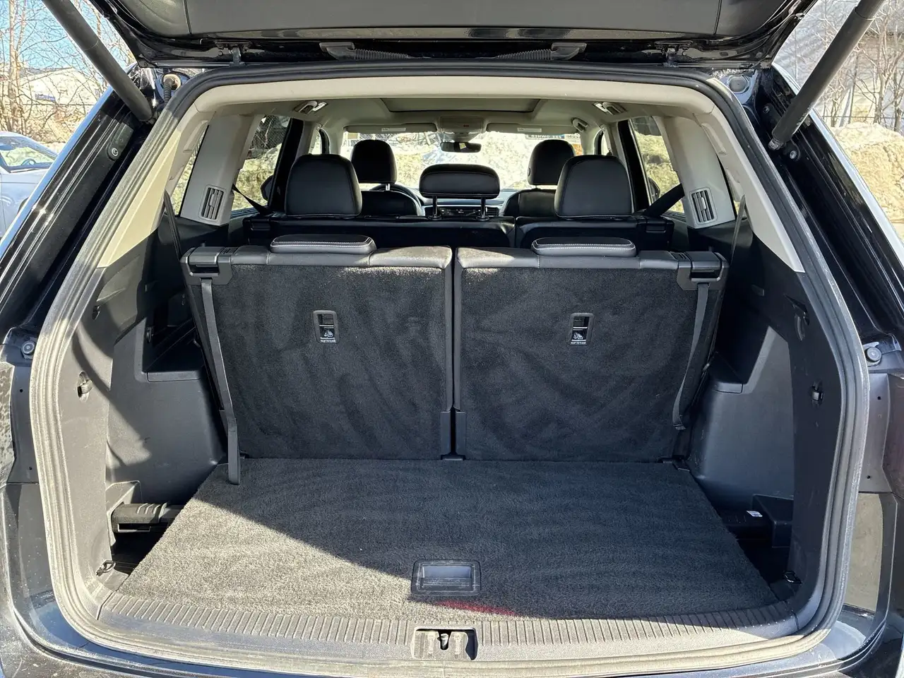 Volkswagen Atlas снимка Volkswagen Atlas