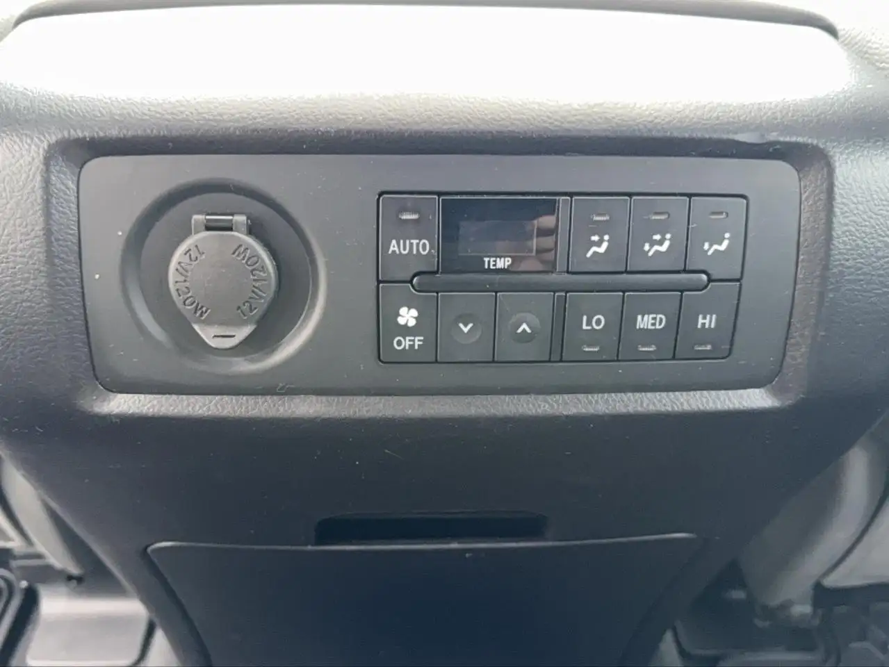 Toyota Sequoia photo Toyota Sequoia