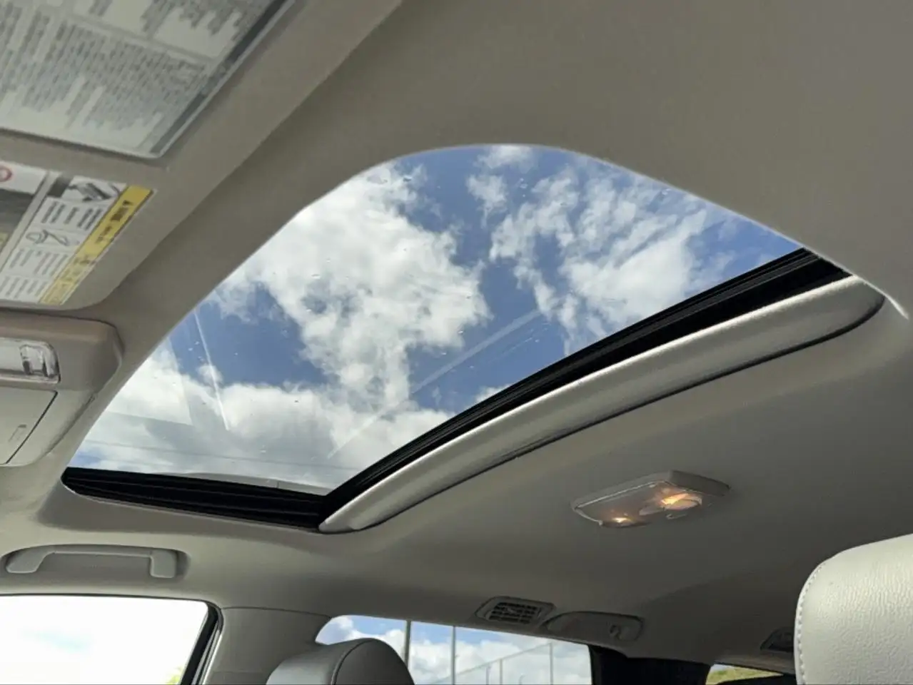 Toyota Sequoia photo Toyota Sequoia