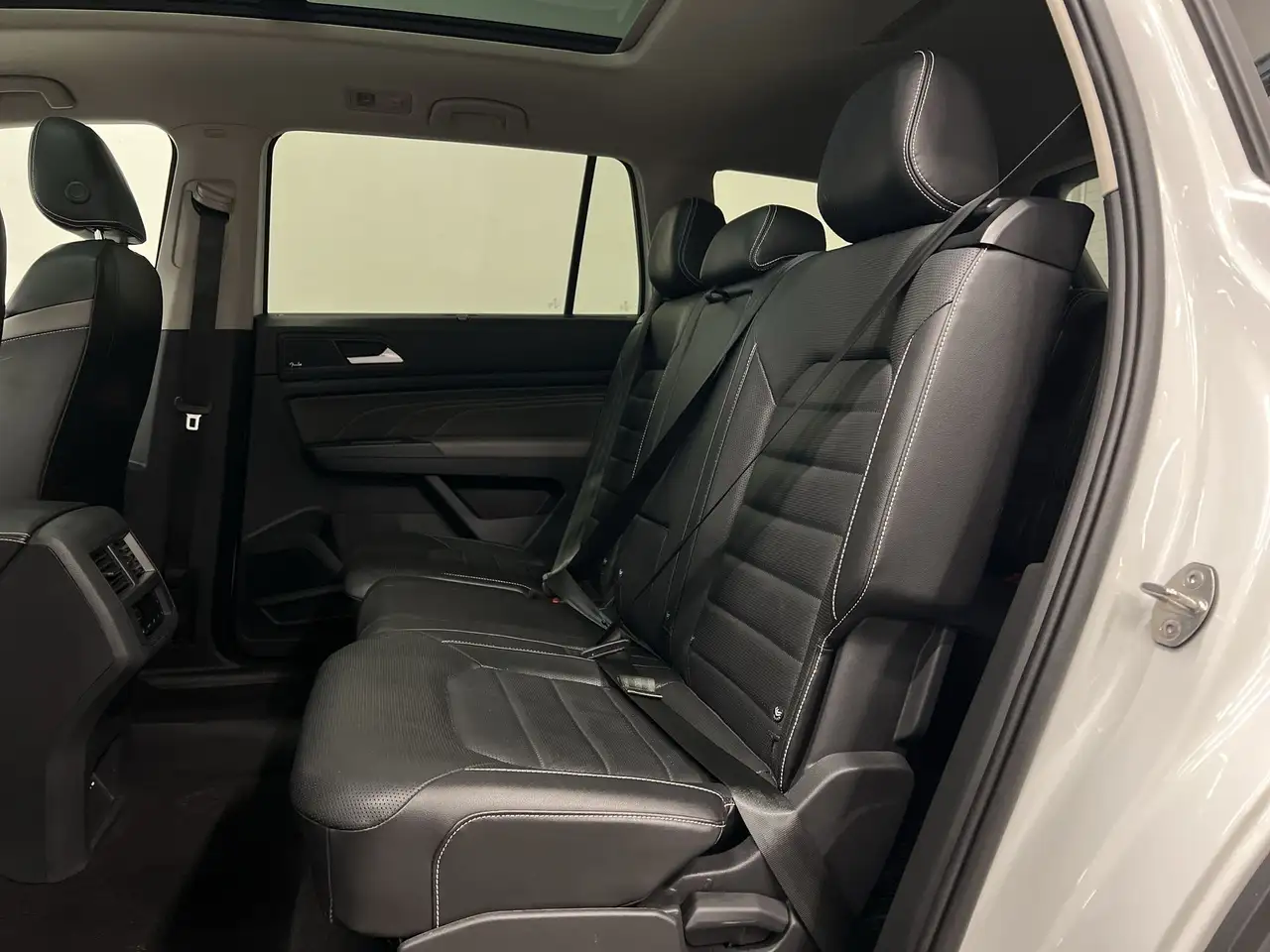 Volkswagen Atlas photo Volkswagen Atlas