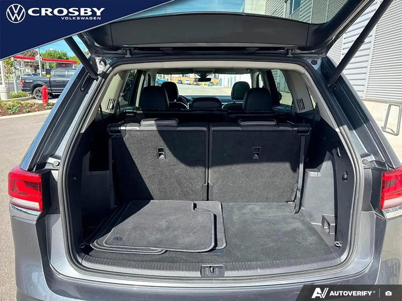 Volkswagen Atlas photo Volkswagen Atlas