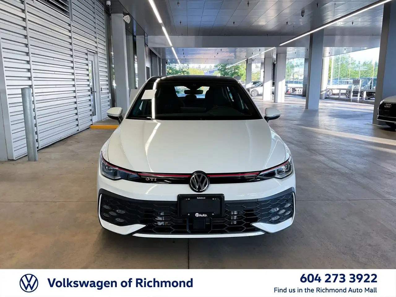 Volkswagen Golf GTI снимка Volkswagen Golf GTI