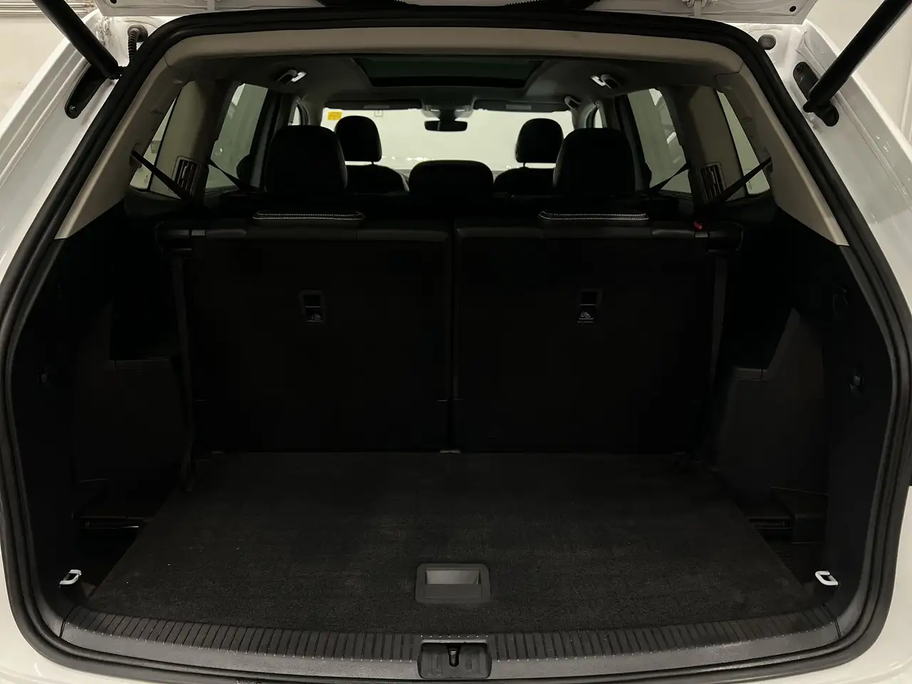 Volkswagen Atlas photo Volkswagen Atlas