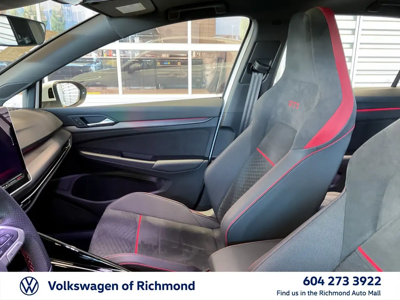Volkswagen Golf GTI снимка Volkswagen Golf GTI