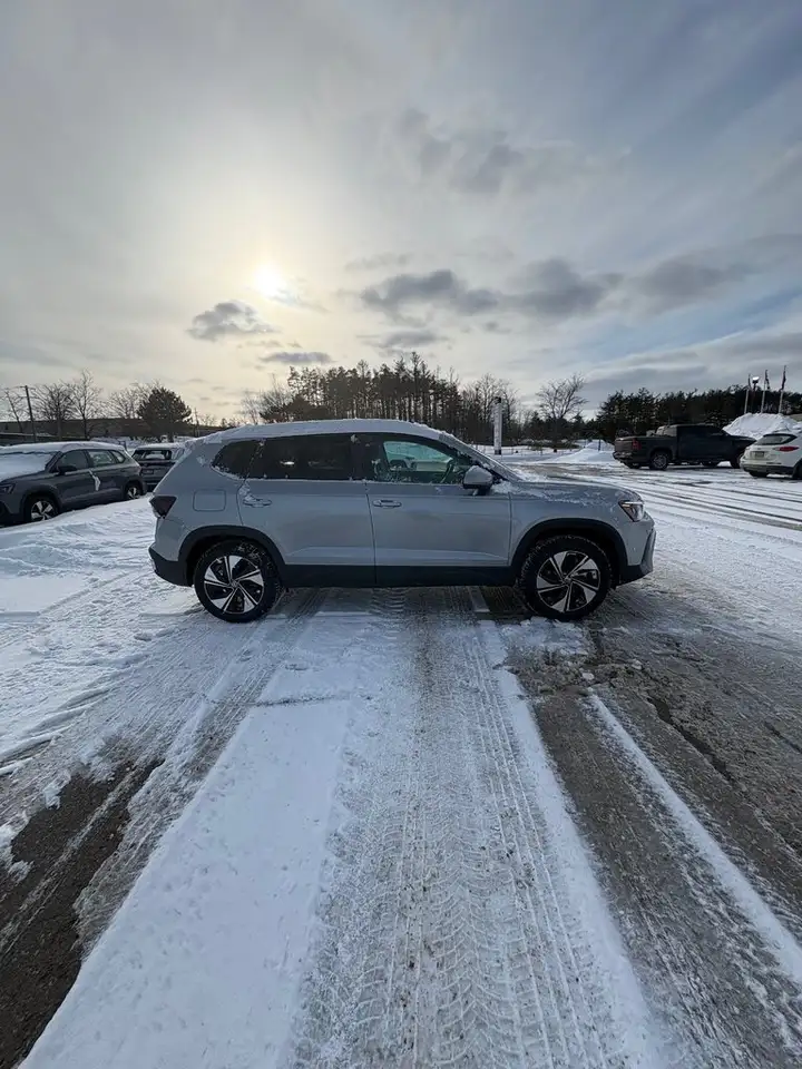 Volkswagen Taos снимка Volkswagen Taos