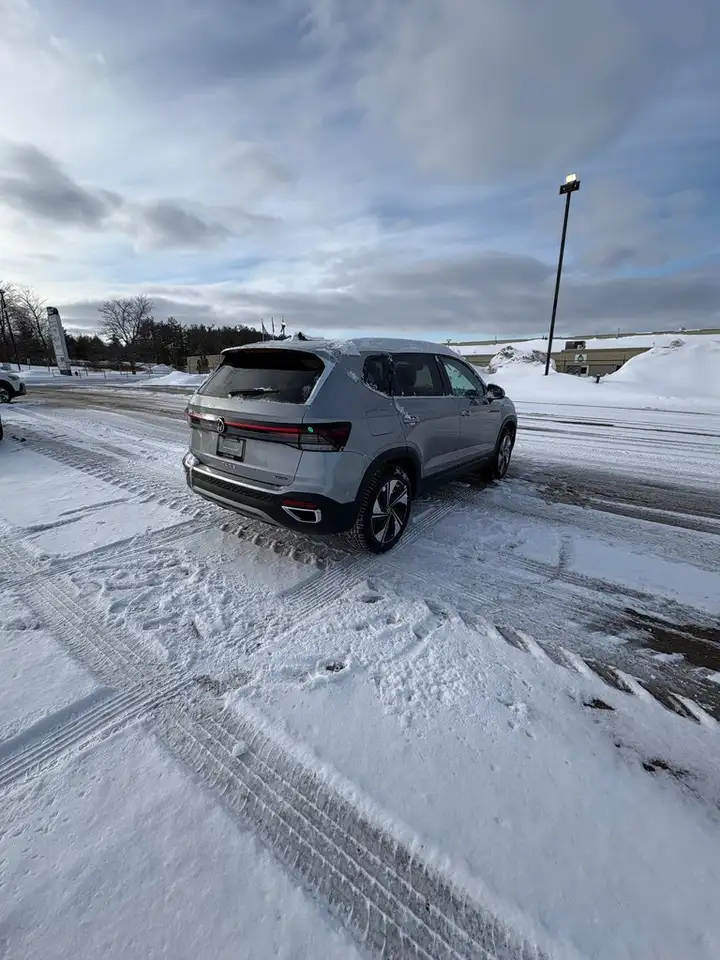 Volkswagen Taos снимка Volkswagen Taos