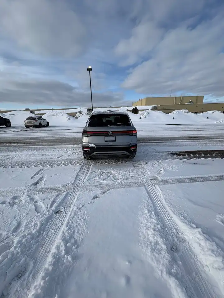 Volkswagen Taos снимка Volkswagen Taos