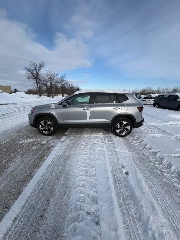 Volkswagen Taos снимка Volkswagen Taos