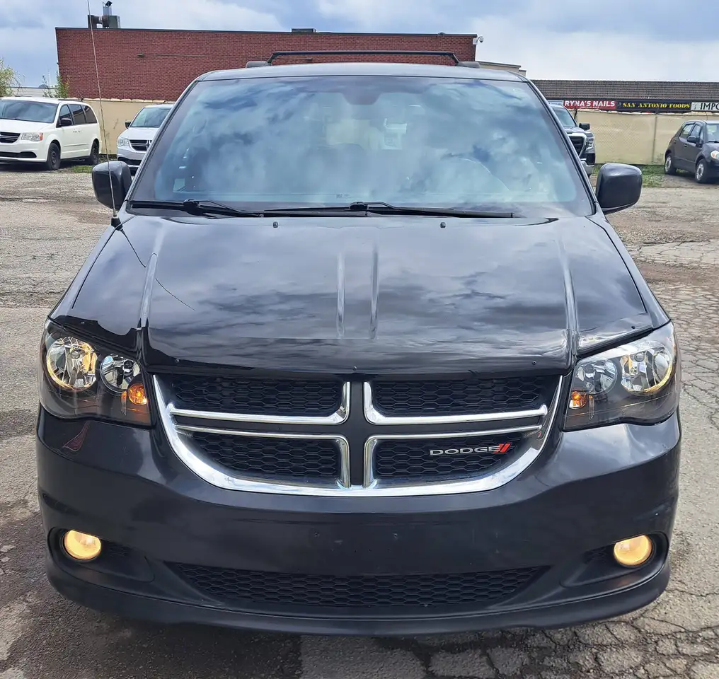 Dodge Grand Caravan снимка Dodge Grand Caravan