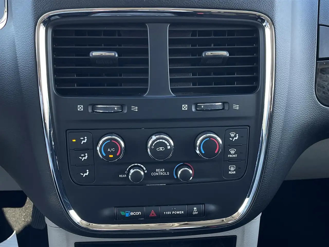 Dodge Grand Caravan fotografie Dodge Grand Caravan