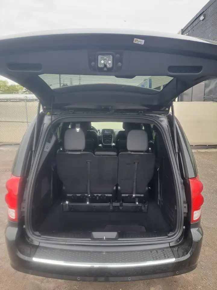 Dodge Grand Caravan снимка Dodge Grand Caravan