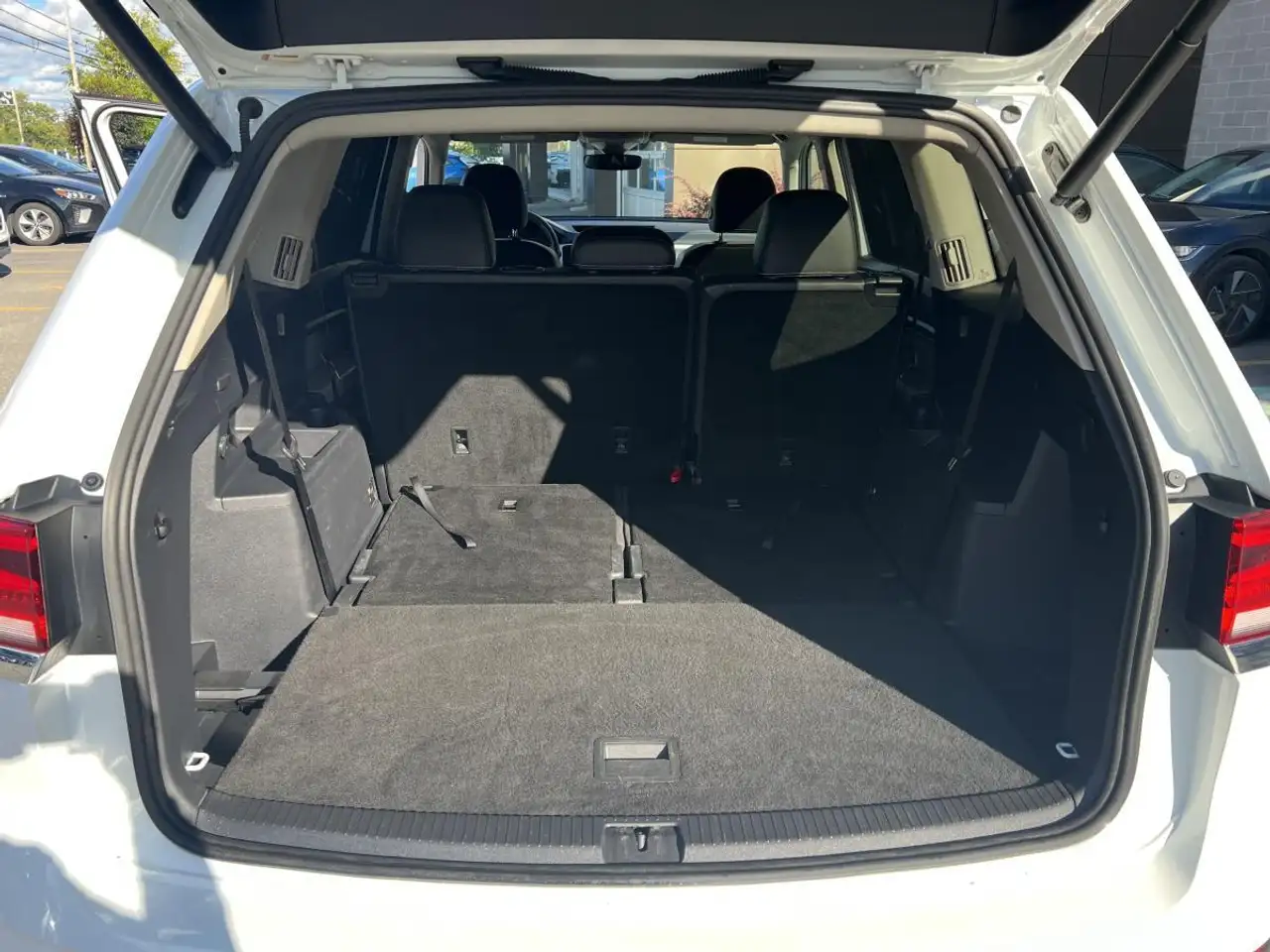Volkswagen Atlas снимка Volkswagen Atlas