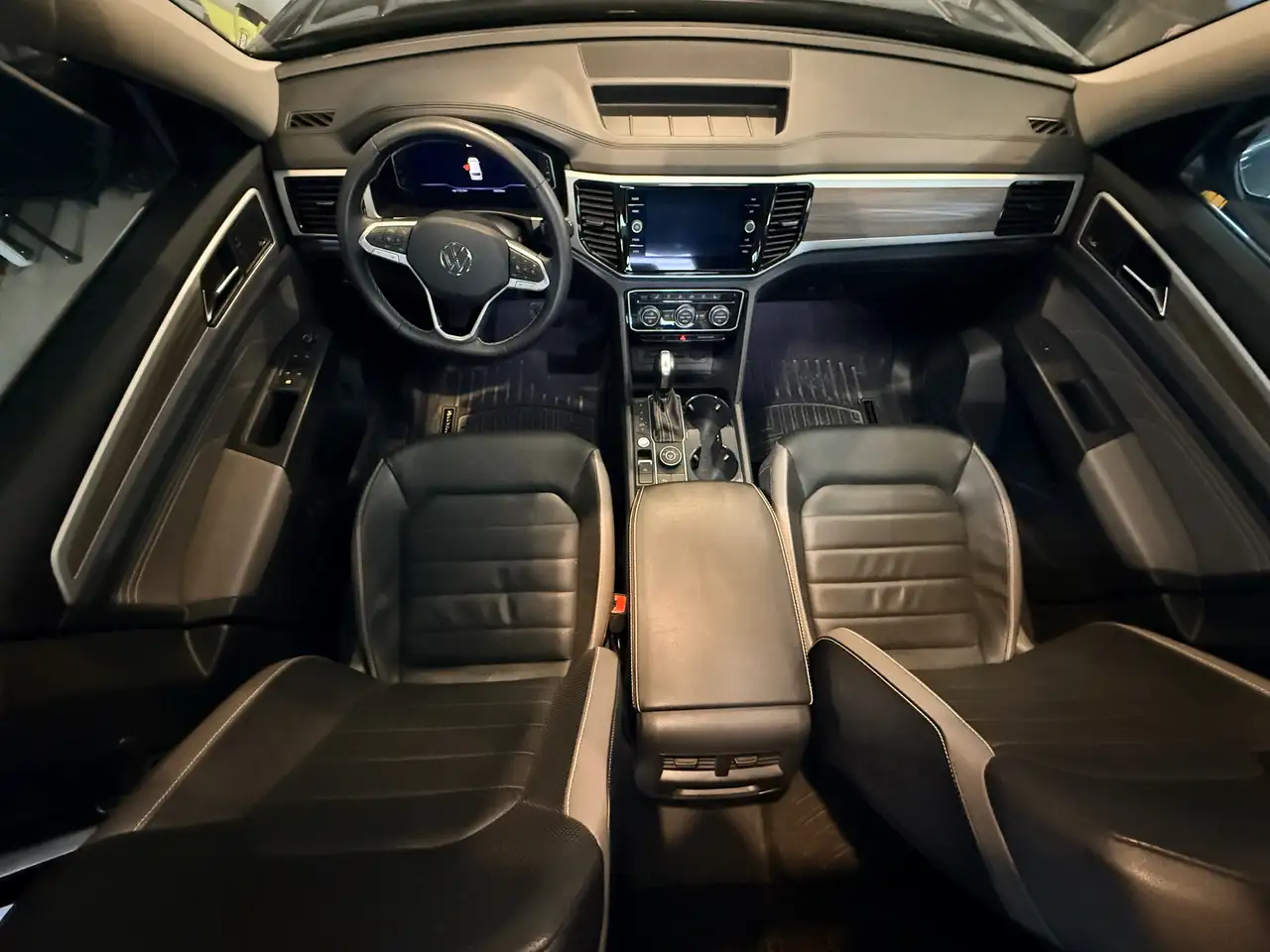 Volkswagen Atlas снимка Volkswagen Atlas