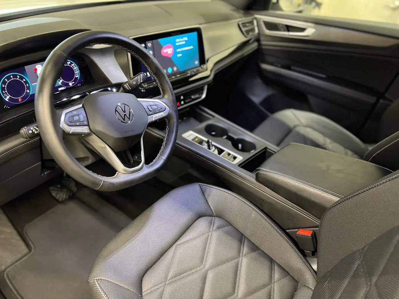 Volkswagen Atlas снимка Volkswagen Atlas