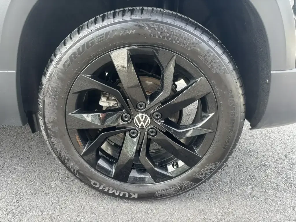 Volkswagen Taos снимка Volkswagen Taos