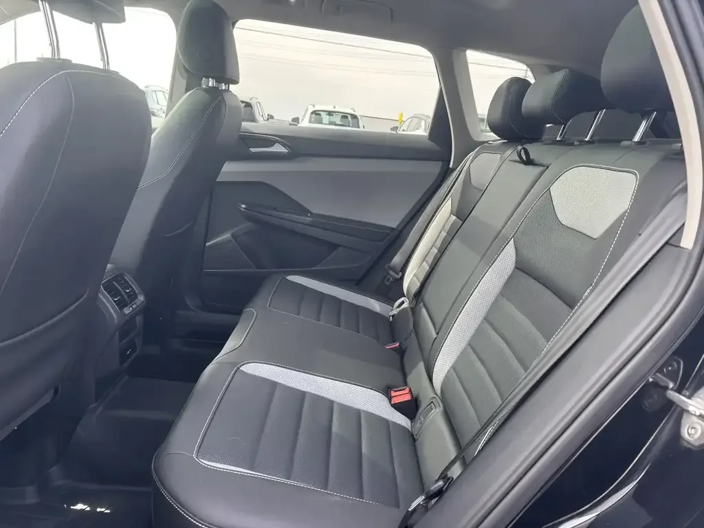 Volkswagen Taos снимка Volkswagen Taos