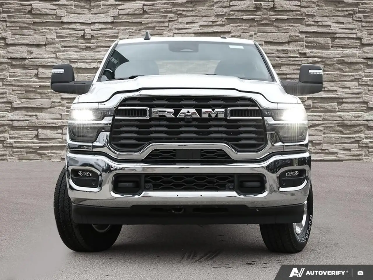 RAM 2500 снимка RAM 2500