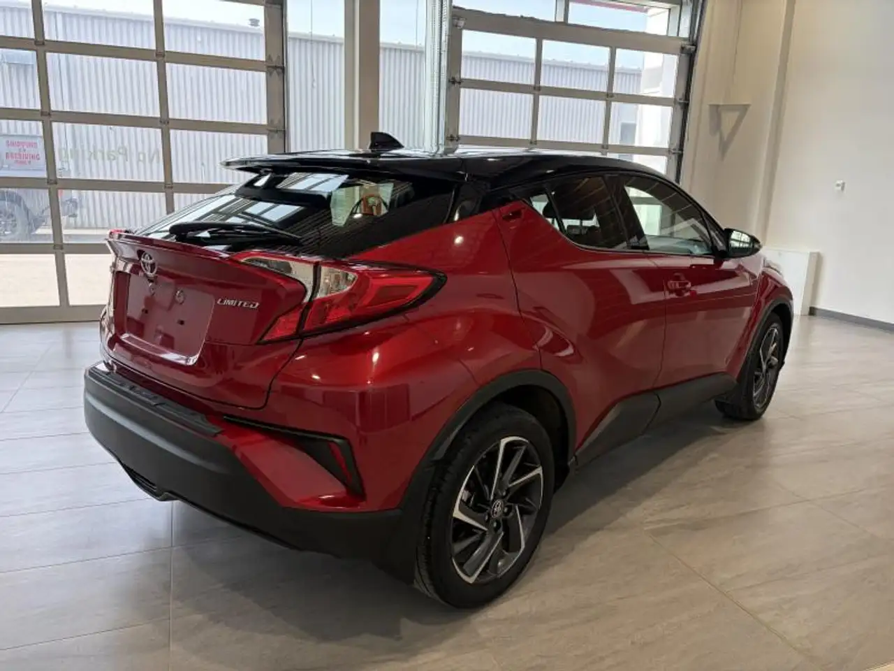 Toyota C-HR снимка Toyota C-HR