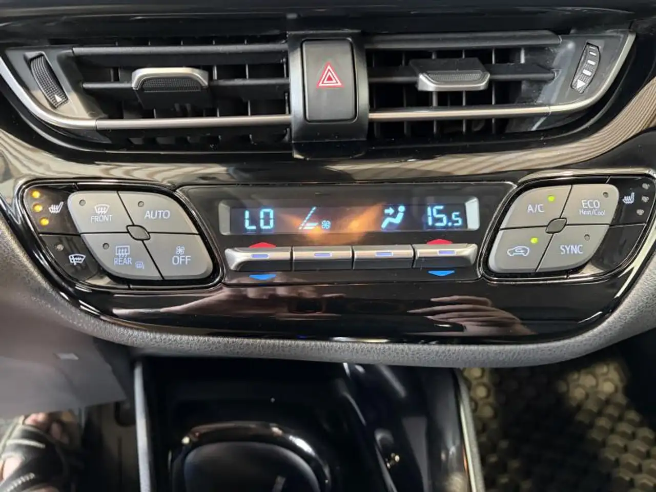 Toyota C-HR снимка Toyota C-HR