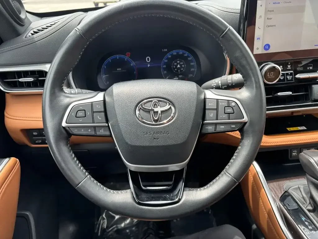 Toyota Highlander снимка Toyota Highlander
