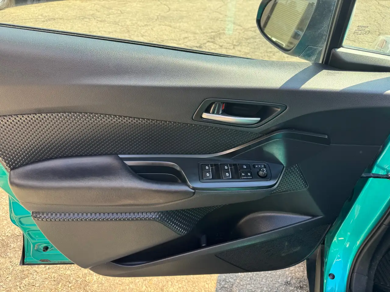 Toyota C-HR снимка Toyota C-HR