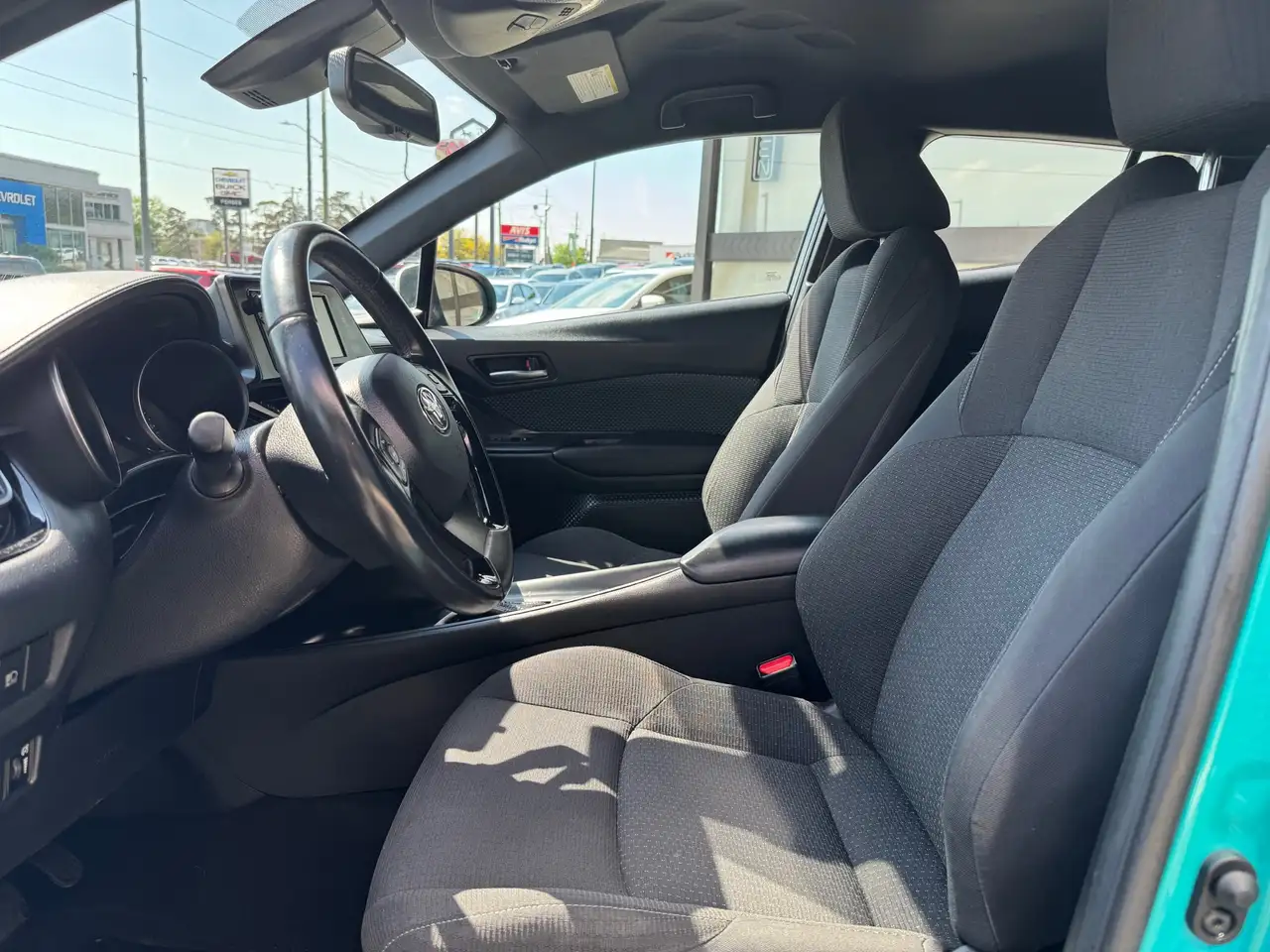 Toyota C-HR снимка Toyota C-HR