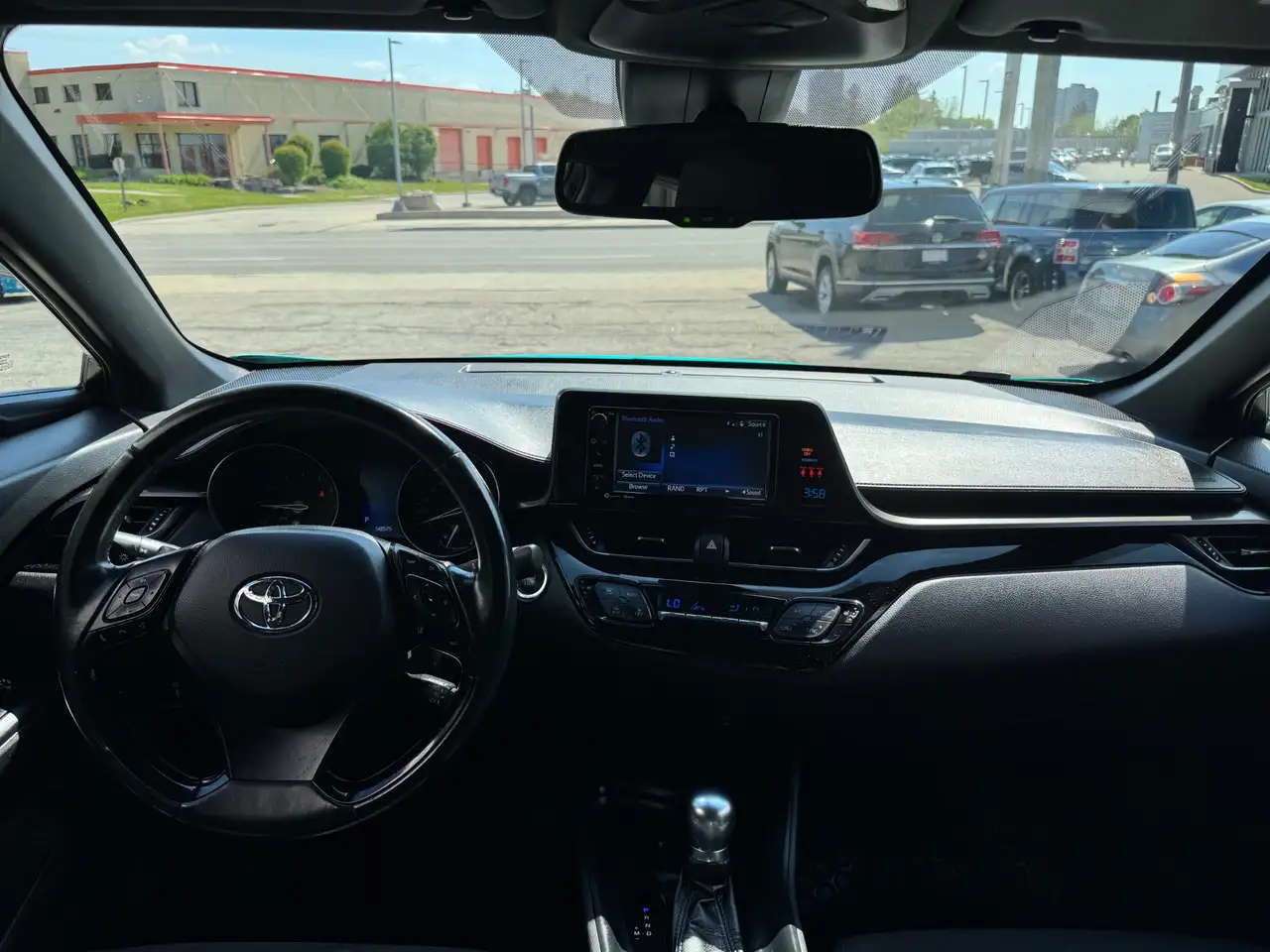 Toyota C-HR снимка Toyota C-HR