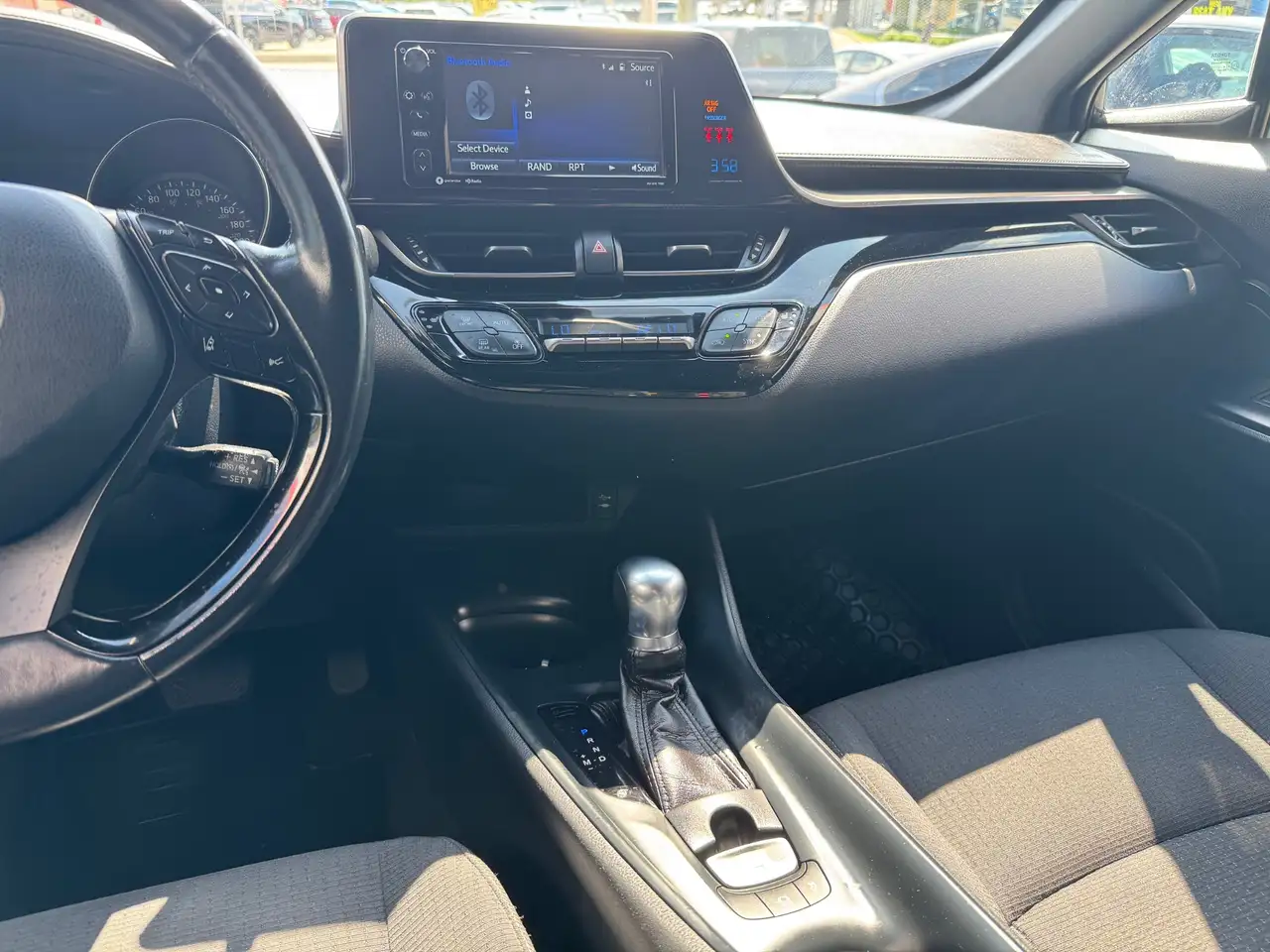 Toyota C-HR снимка Toyota C-HR