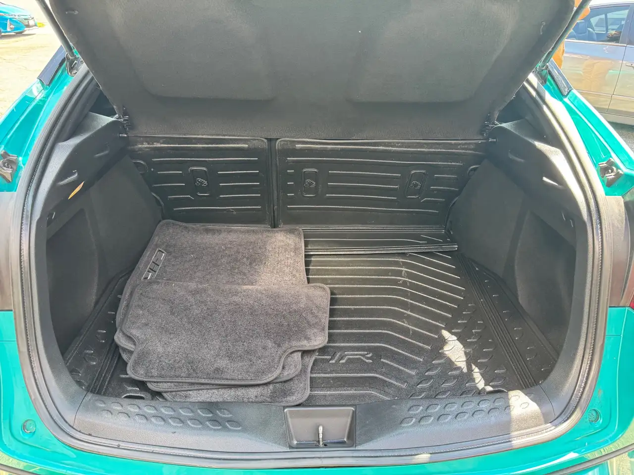 Toyota C-HR снимка Toyota C-HR