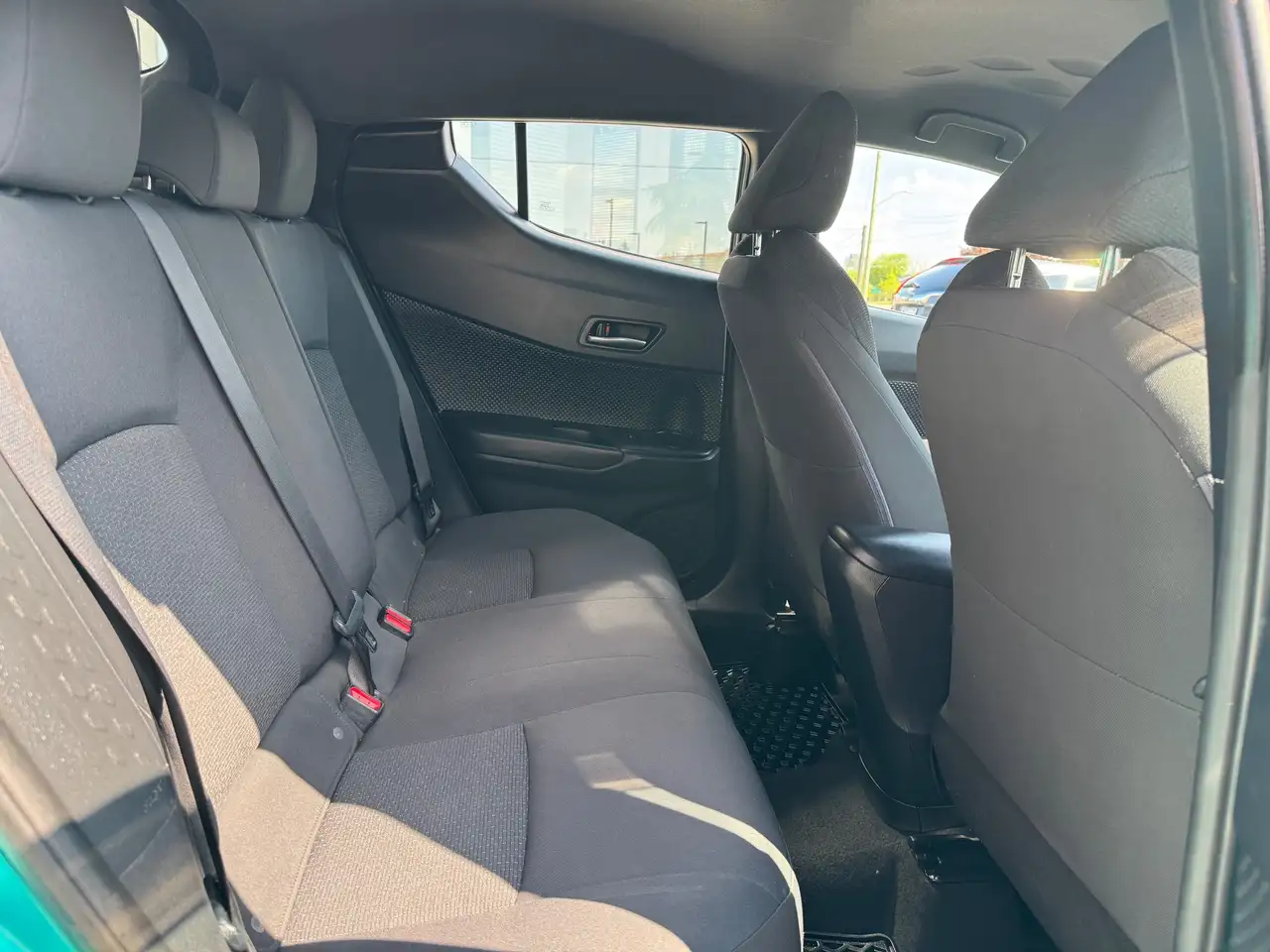 Toyota C-HR снимка Toyota C-HR