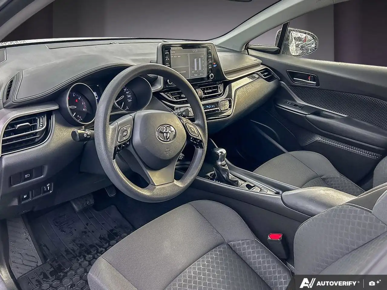 Toyota C-HR снимка Toyota C-HR