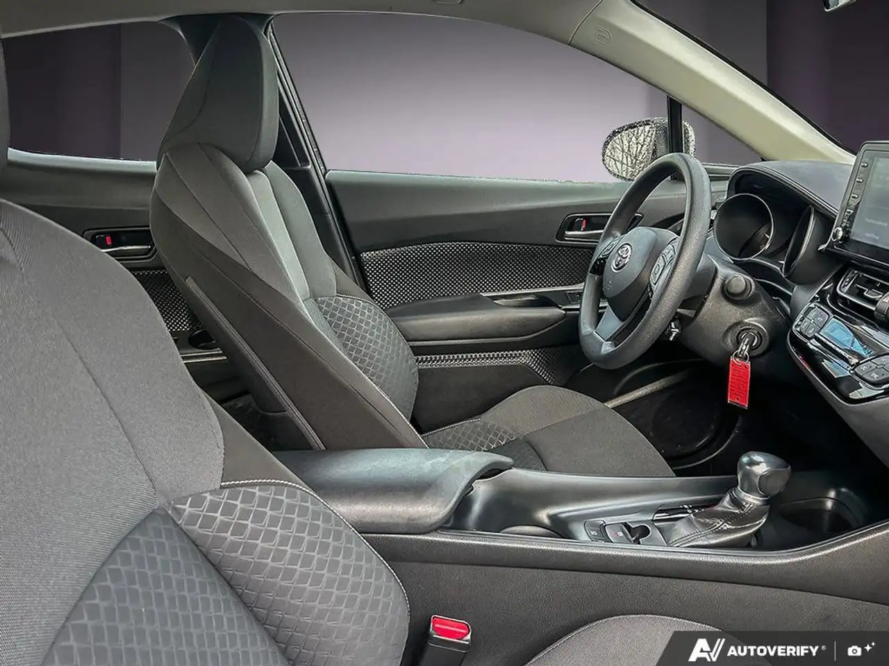 Toyota C-HR снимка Toyota C-HR