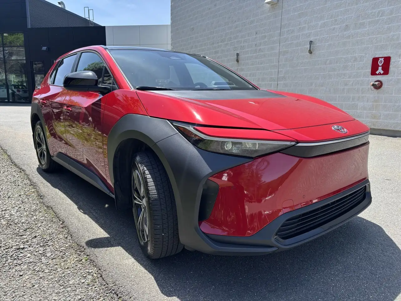 Toyota bZ4X снимка Toyota bZ4X