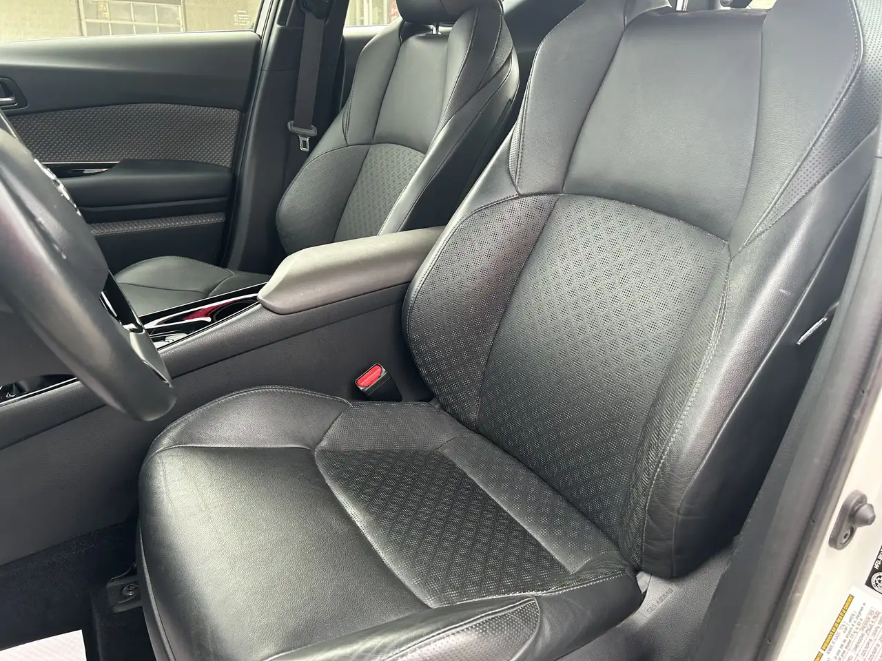 Toyota C-HR fotografie Toyota C-HR