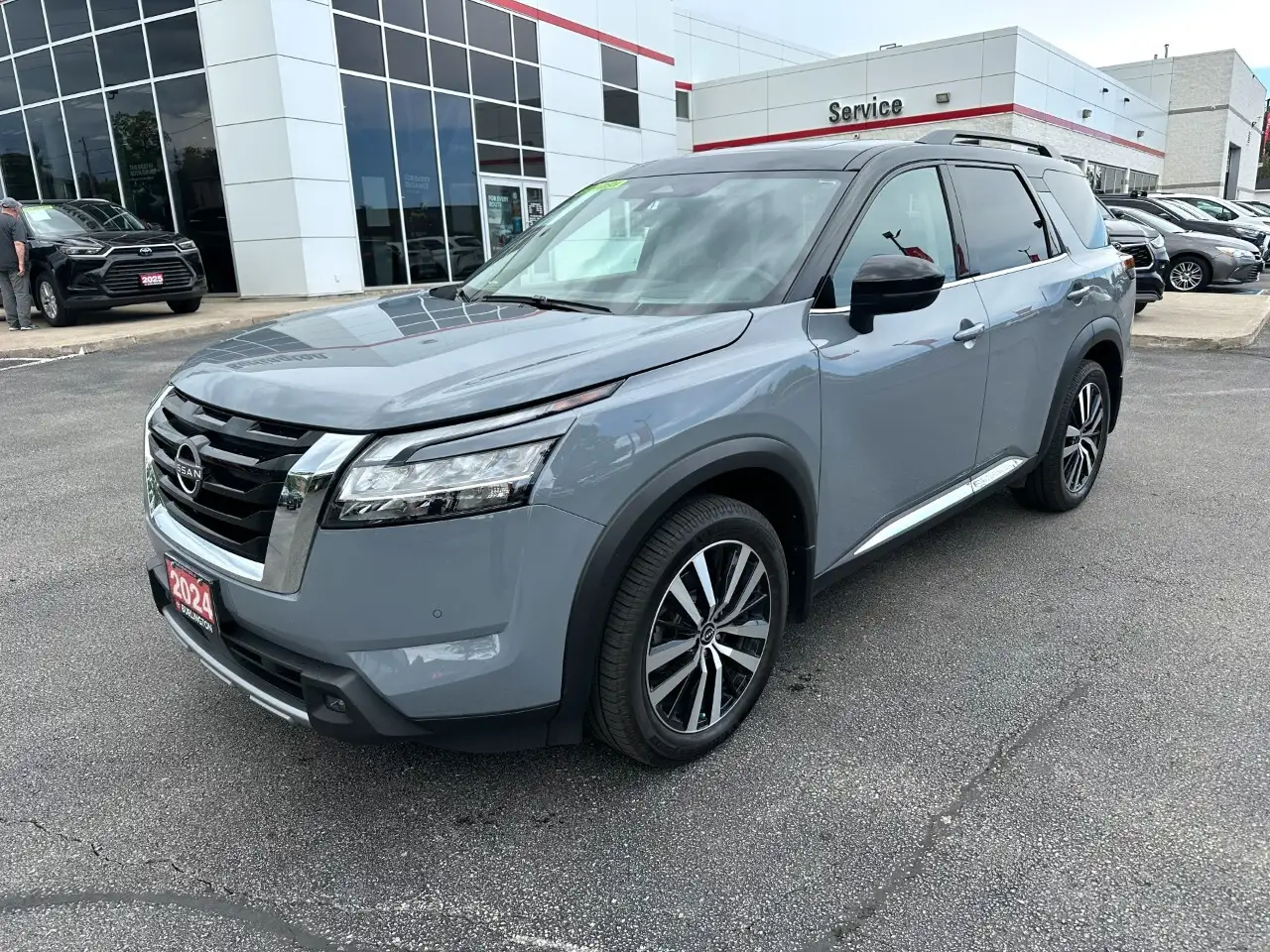 Nissan Pathfinder снимка Nissan Pathfinder