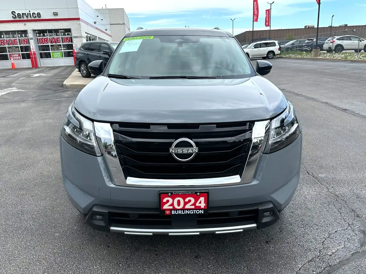 Nissan Pathfinder снимка Nissan Pathfinder